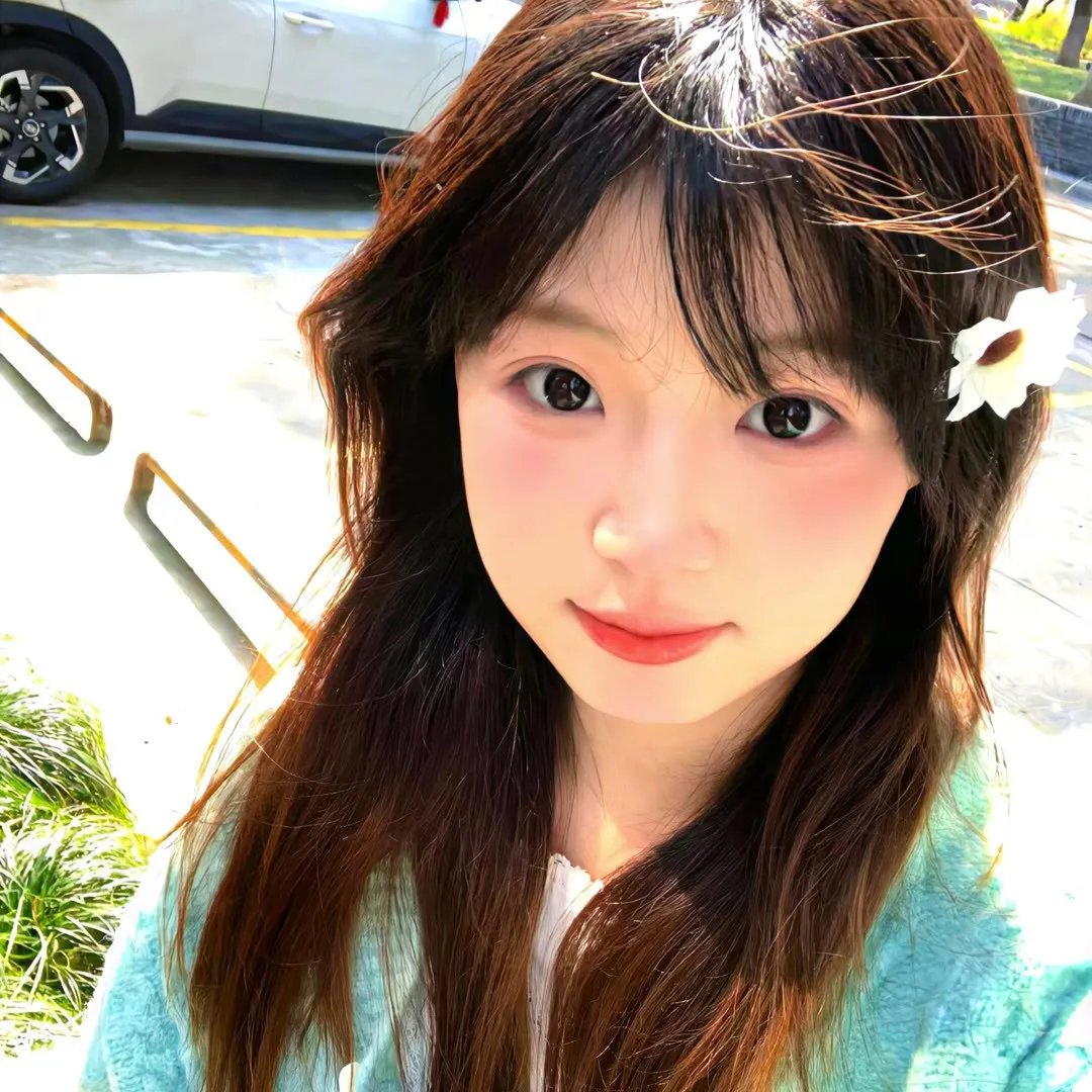 院子里的女人